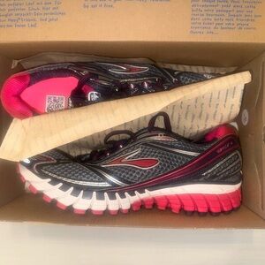 Brooks Tennis Shoes